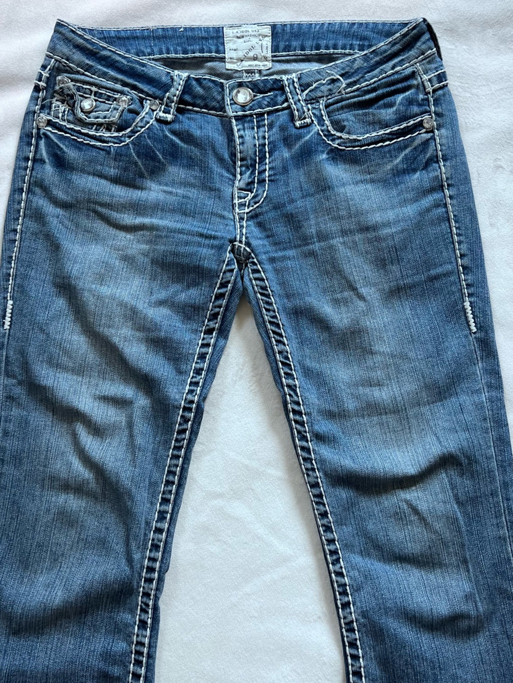L.A. idol Junior Straight Leg Capris - Medium Blue Wash